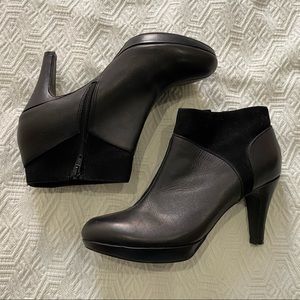 clarks heeled booties size 8.5